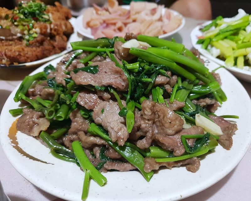 牛肉炒空心菜