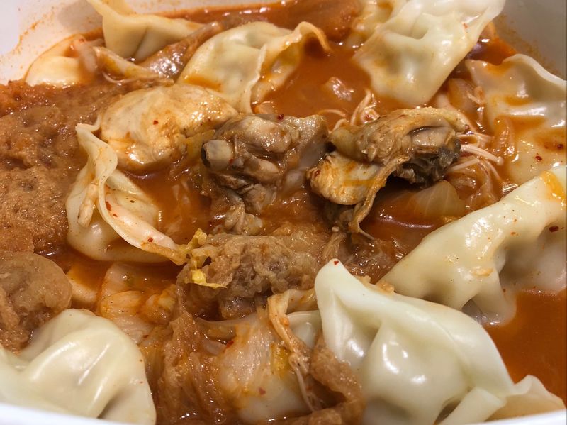 泡菜雞水餃雞煲(3-4人份)