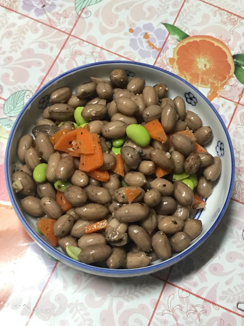 夏日涼拌花生