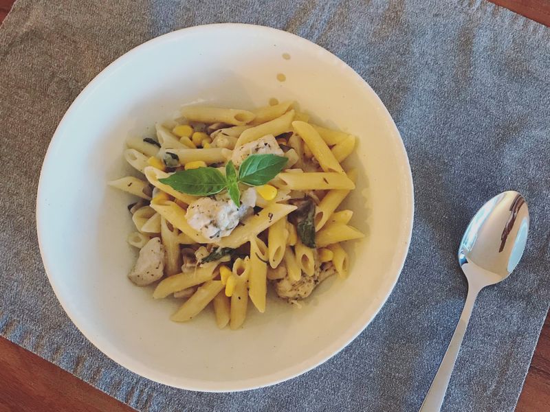奶油蘑菇雞肉義大利麵