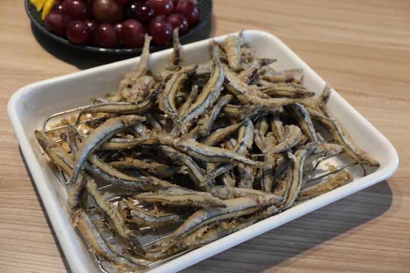 酥炸丁香魚