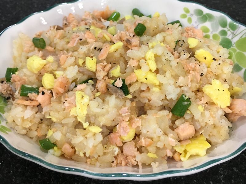 鮭魚蛋炒飯➰鮭魚不用煎