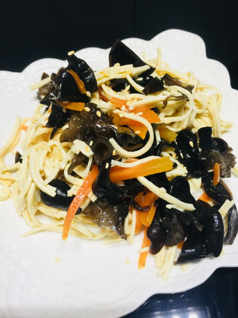 低卡~木耳拌豆干絲