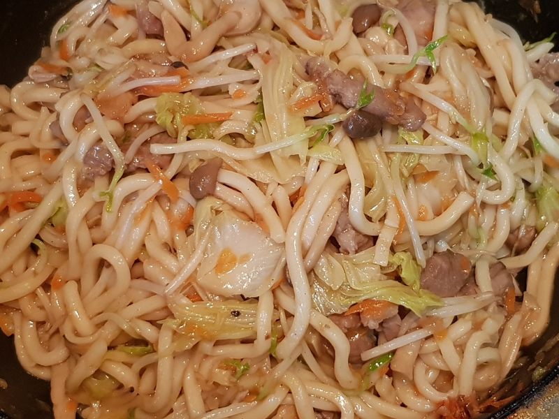 炒烏龍麵