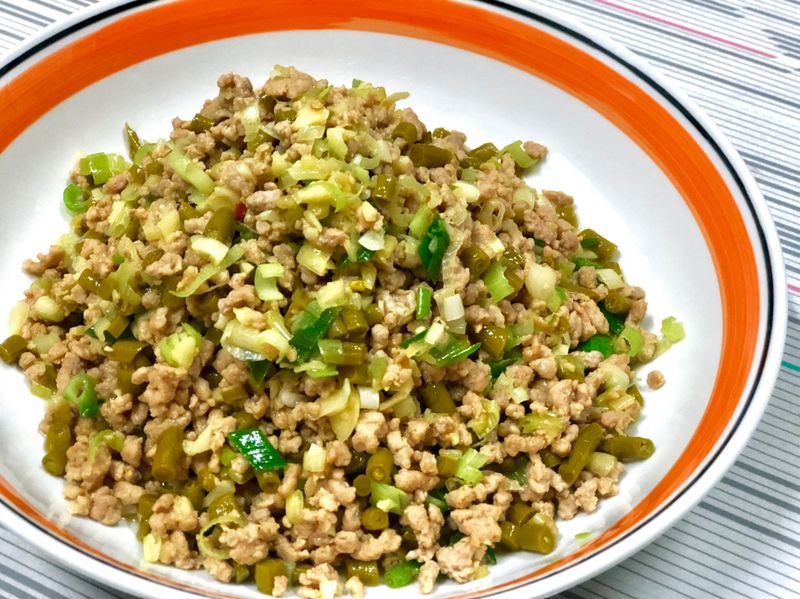 酸豆炒肉末
