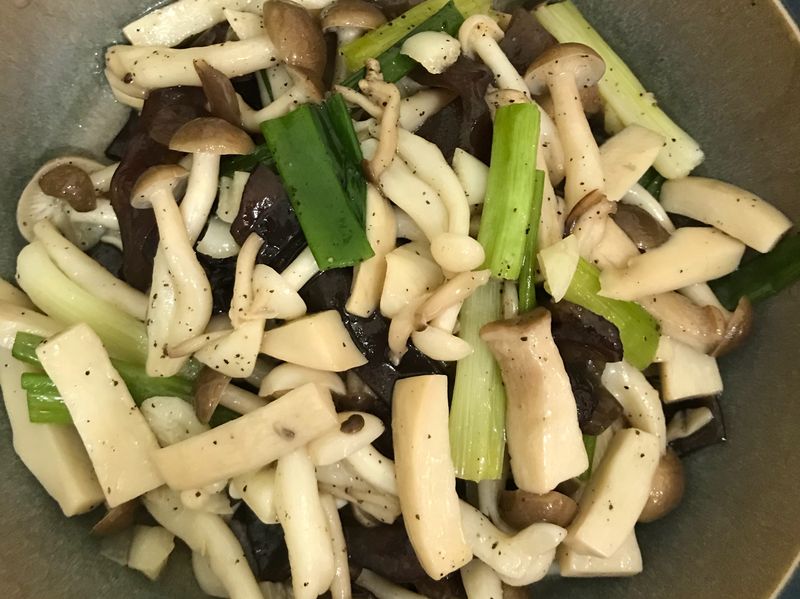 炒百菇