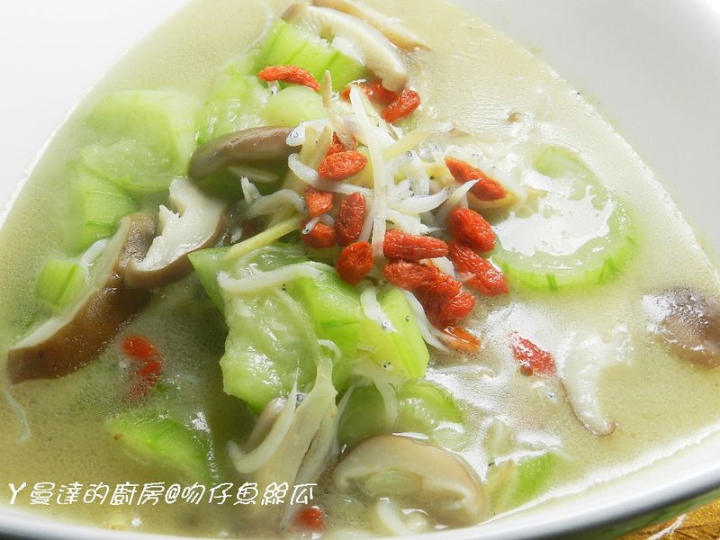 ㄚ曼達的廚房~吻仔魚絲瓜