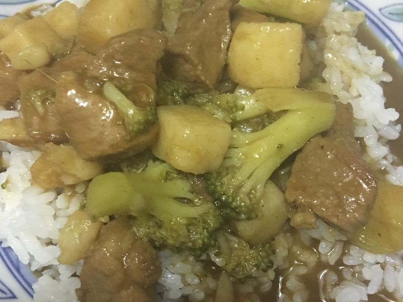 咖哩豬肉飯