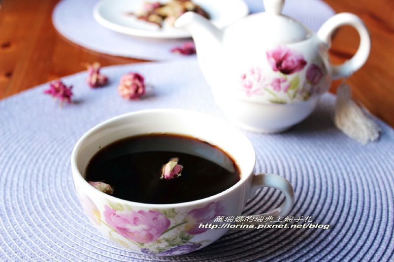 [趁熱品嚐]黑糖玫瑰四物飲
