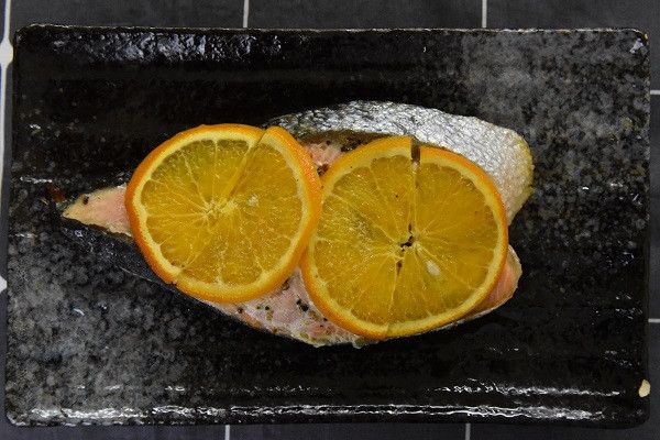 美味烤肉:薄鹽鮭魚簡易料理