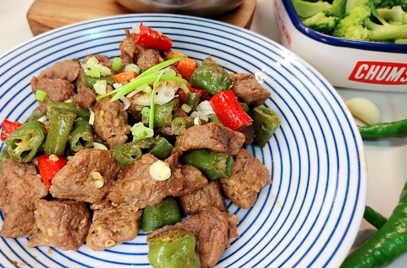 孜然牛炒角椒