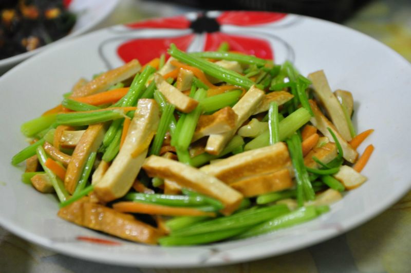 芹菜炒豆干