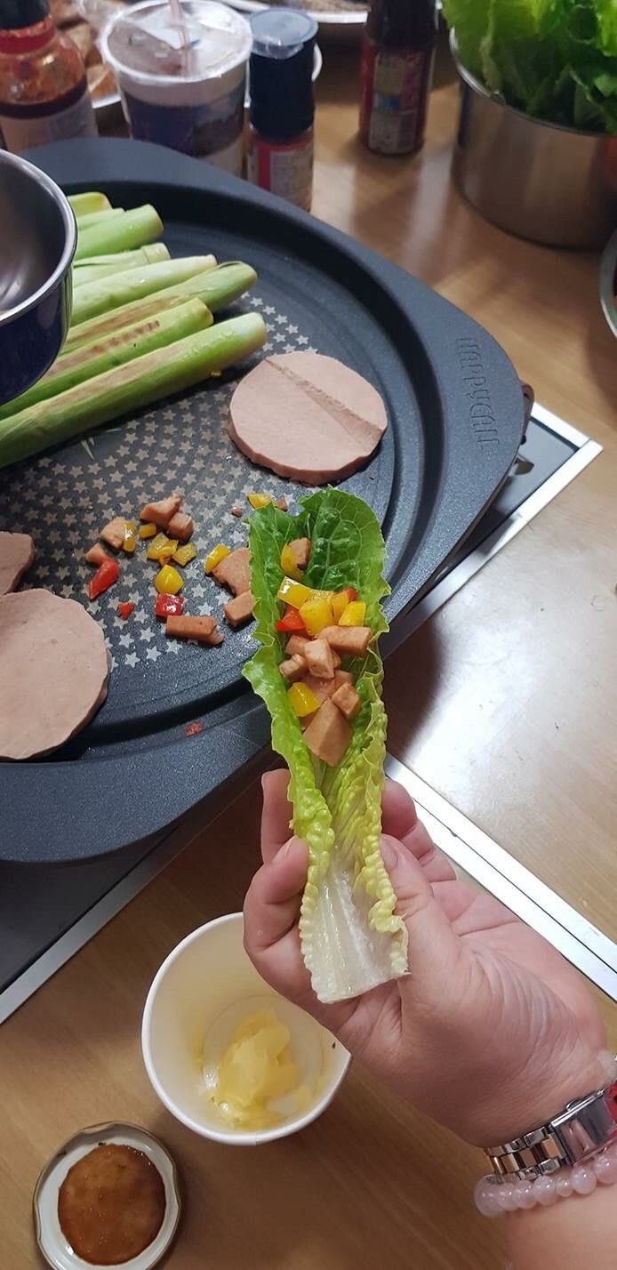 素火腿生菜卷