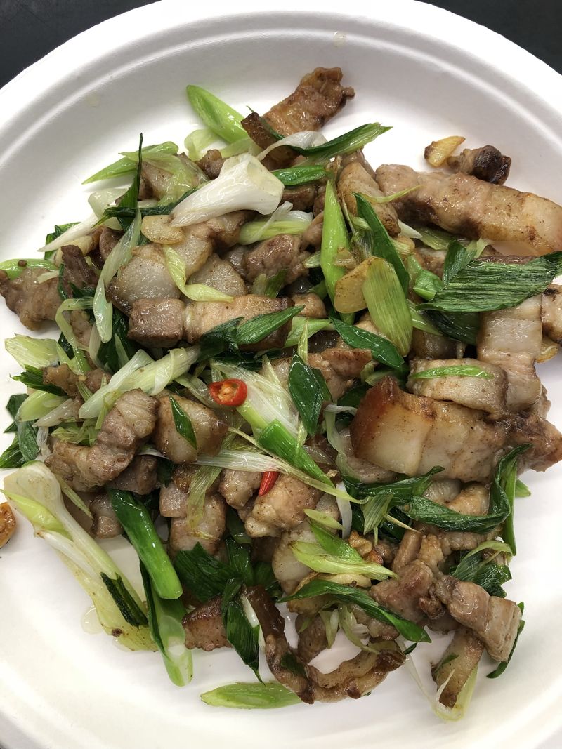 萬用鍋蒜炒鹹豬肉. By燦坤新東海