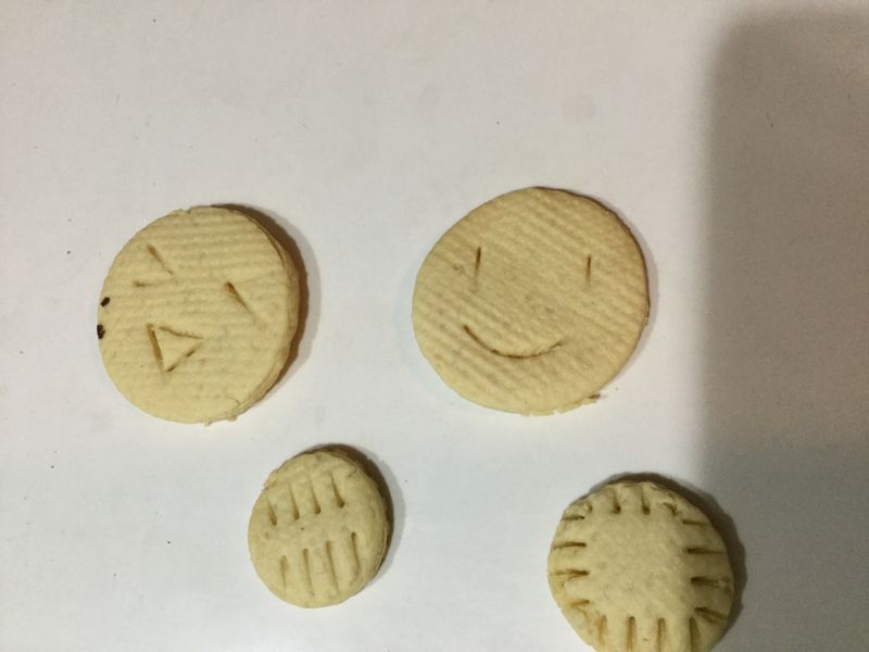 奶油手工餅乾(出自 魚乾 )