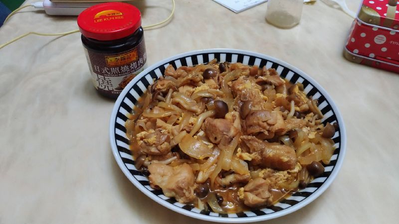 雞肉炒鴻禧菇【李錦記日式照燒烤肉醬】