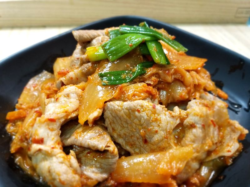 【泡菜炒豬肉】~超簡單2材料3步驟下酒菜