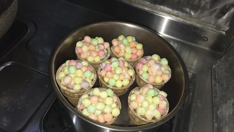 白巧克力脆脆球甜筒