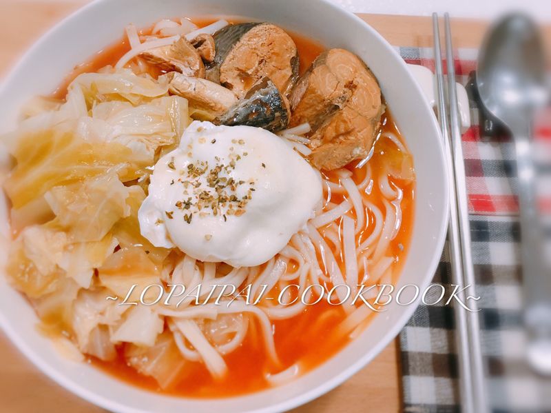 超清爽~番茄蔬菜鯖魚麵
