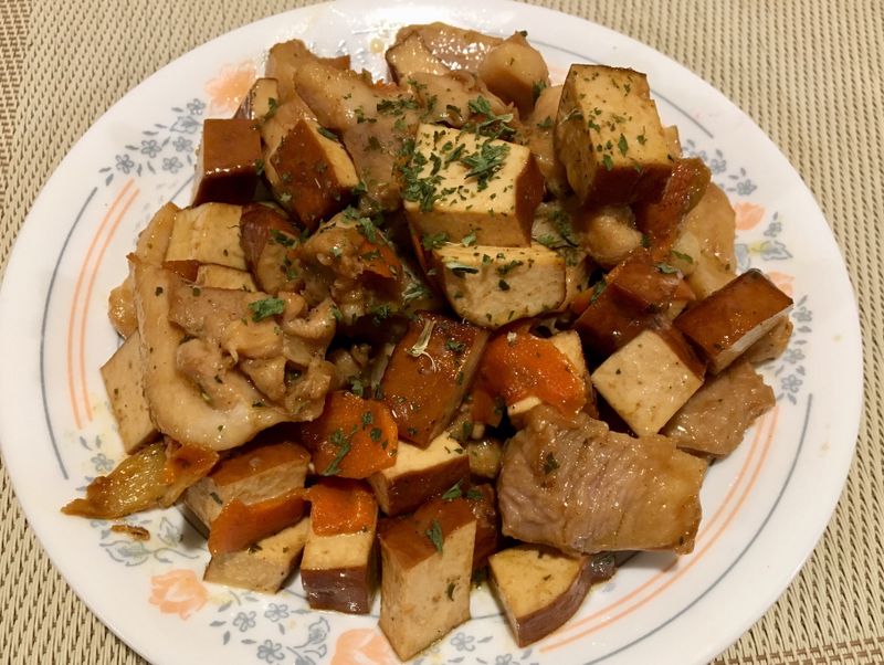 豆乾麻油雞塊