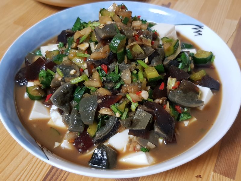 涼拌皮蛋豆腐