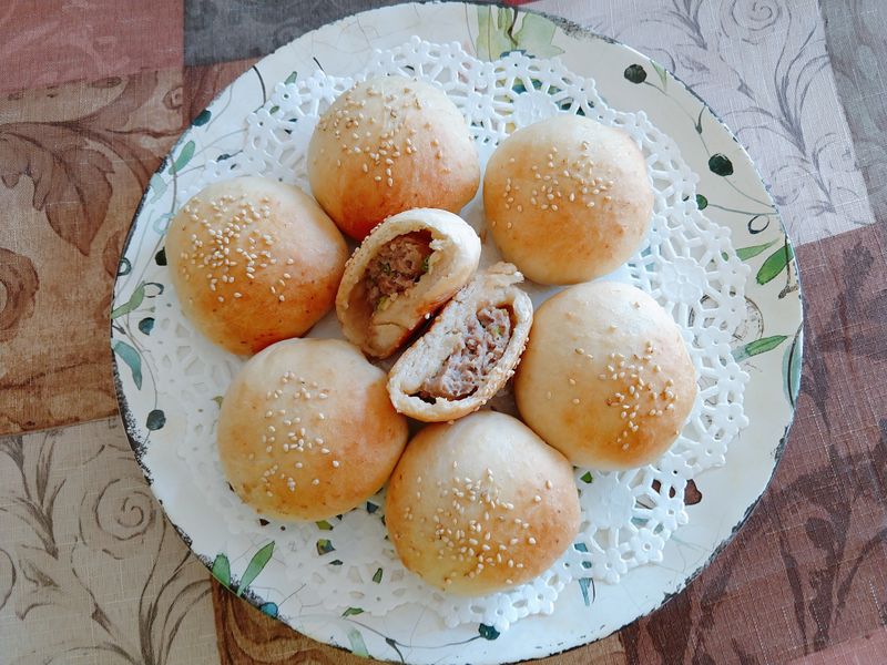 烤蔥肉包子