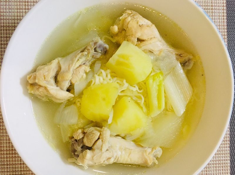 蔬菜雞湯麵