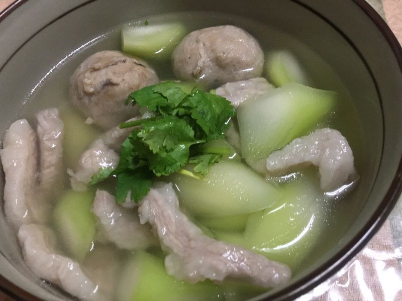 古早味ㄟ粉肉菜心湯~