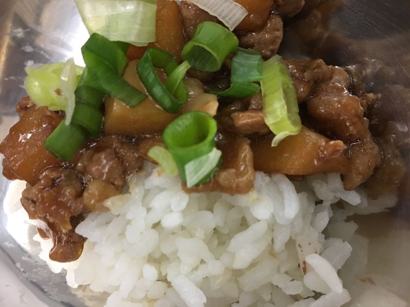 馬鈴薯肉燥飯［拌麵飯］牛頭牌雞汁口味高湯