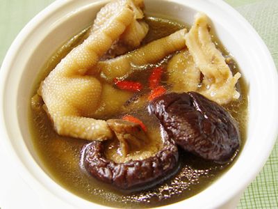 【厚生廚房】鳳爪香菇湯