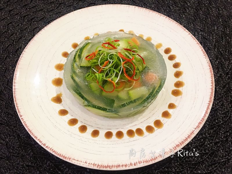 蔬菜水晶凍(雞腳高湯)