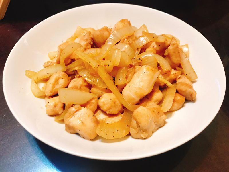洋蔥炒黑胡椒雞肉
