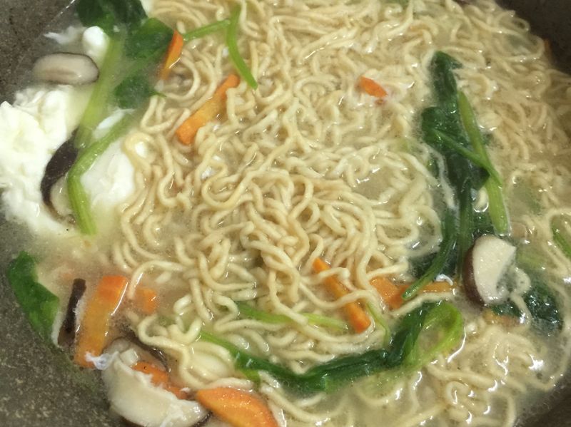 菠菜雞蛋意麵