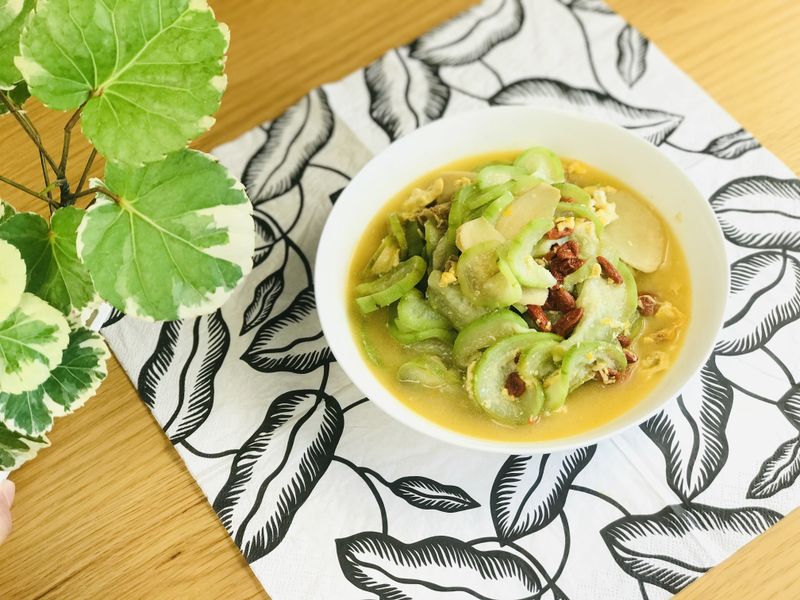 無水料理．麻油絲瓜嫩蛋／0水鍋