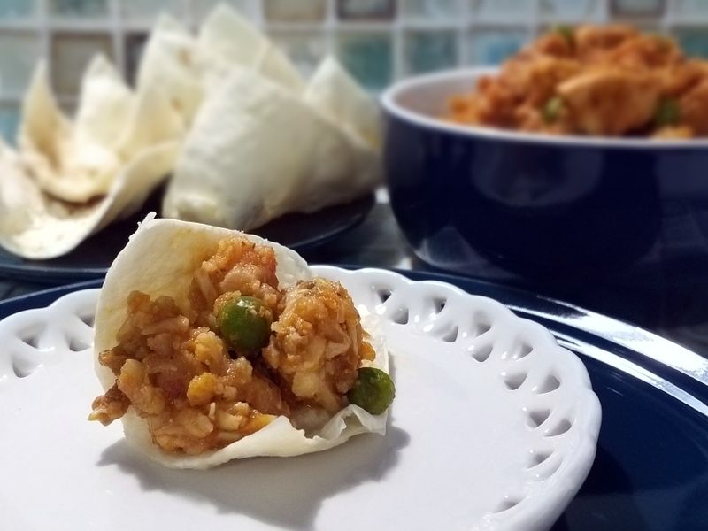 番茄風味雞肉花椰菜佐玉米餅