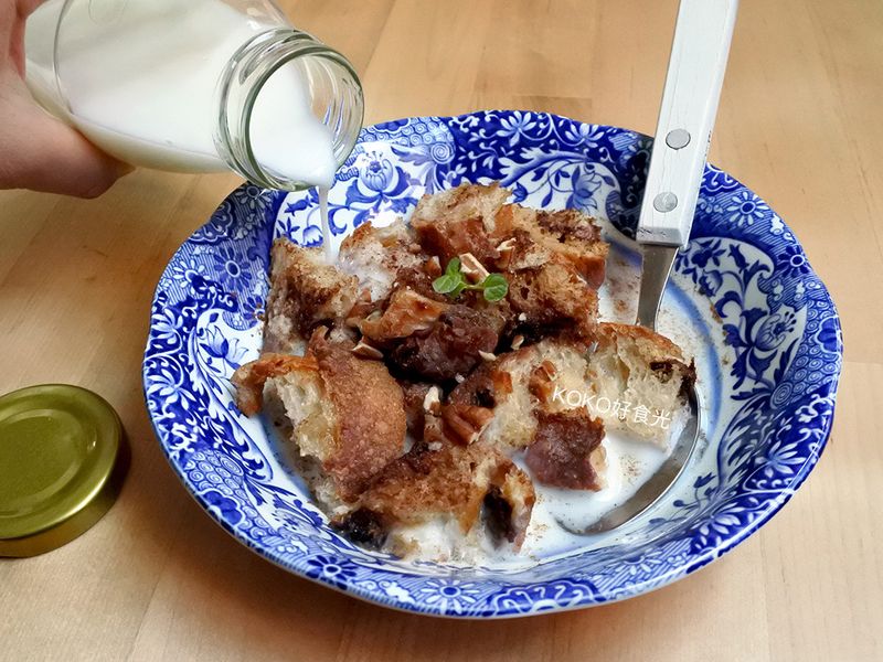麵包泡牛奶(Milk Taost)