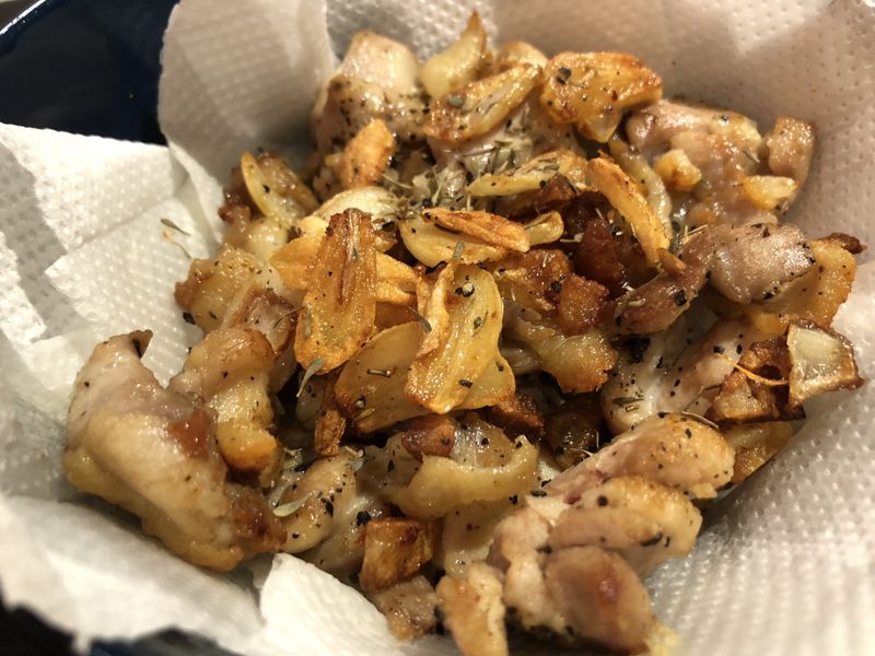 奶油蒜片香料雞丁