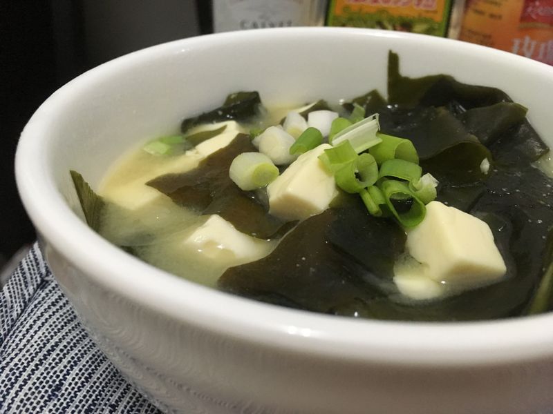 海帶豆腐味噌湯(高麗菜風味)