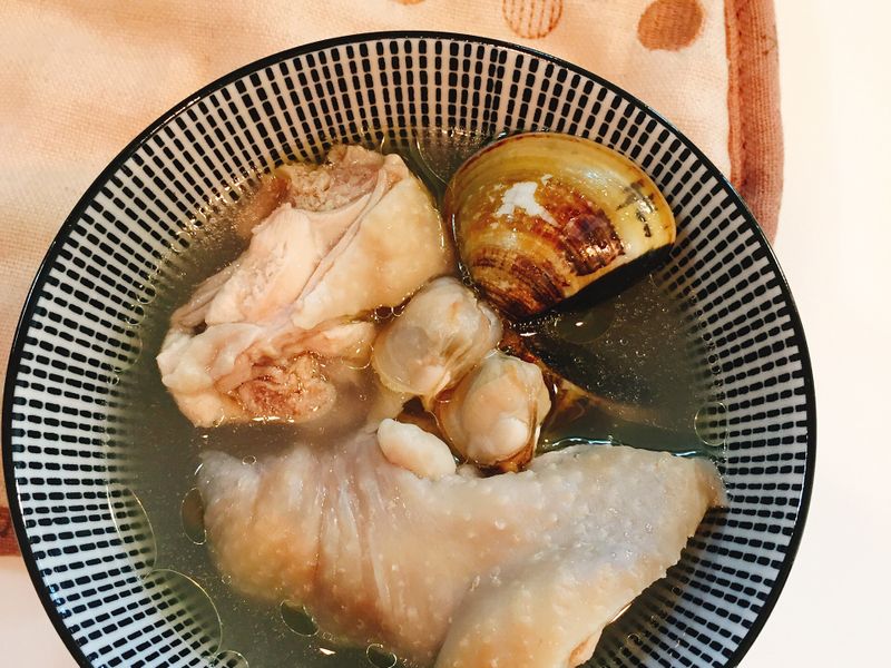 蒜頭蛤蜊雞湯
