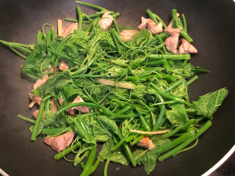 【輕食上菜】❹豬肉炒龍虛菜