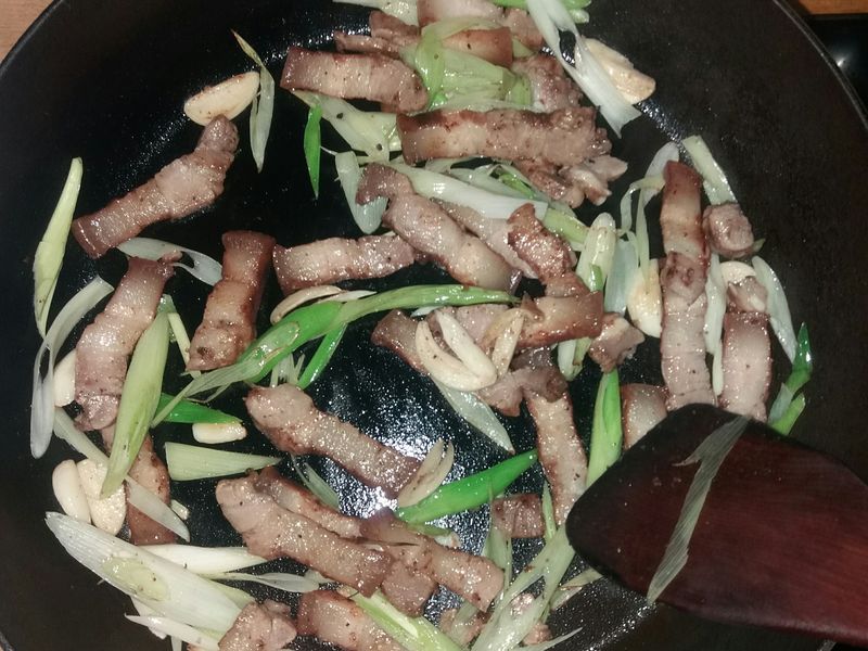 蔥爆鹹豬肉🐖