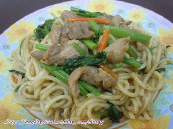沙茶鴨肉炒麵