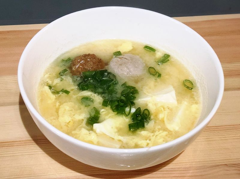味增貢丸豆腐蛋花湯（可加海帶芽）