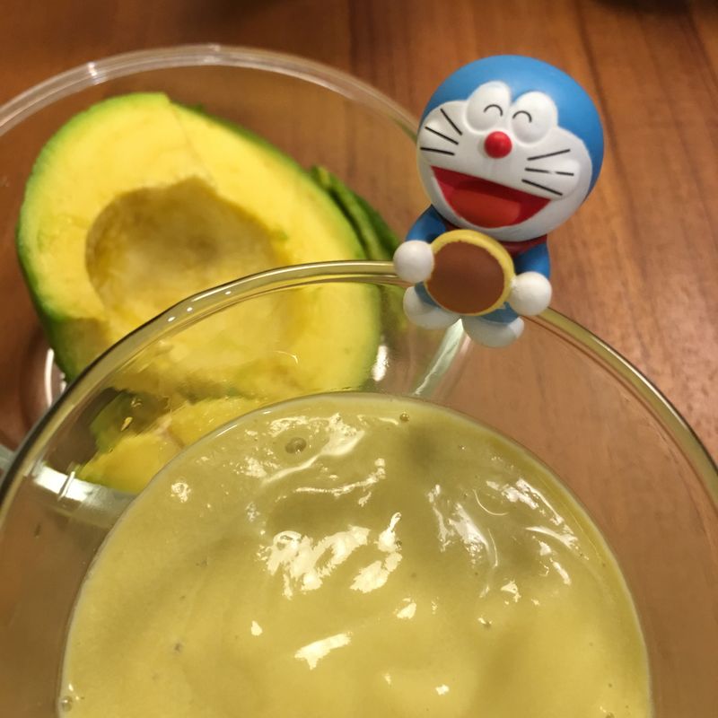 加了秘密武器的酪梨牛奶