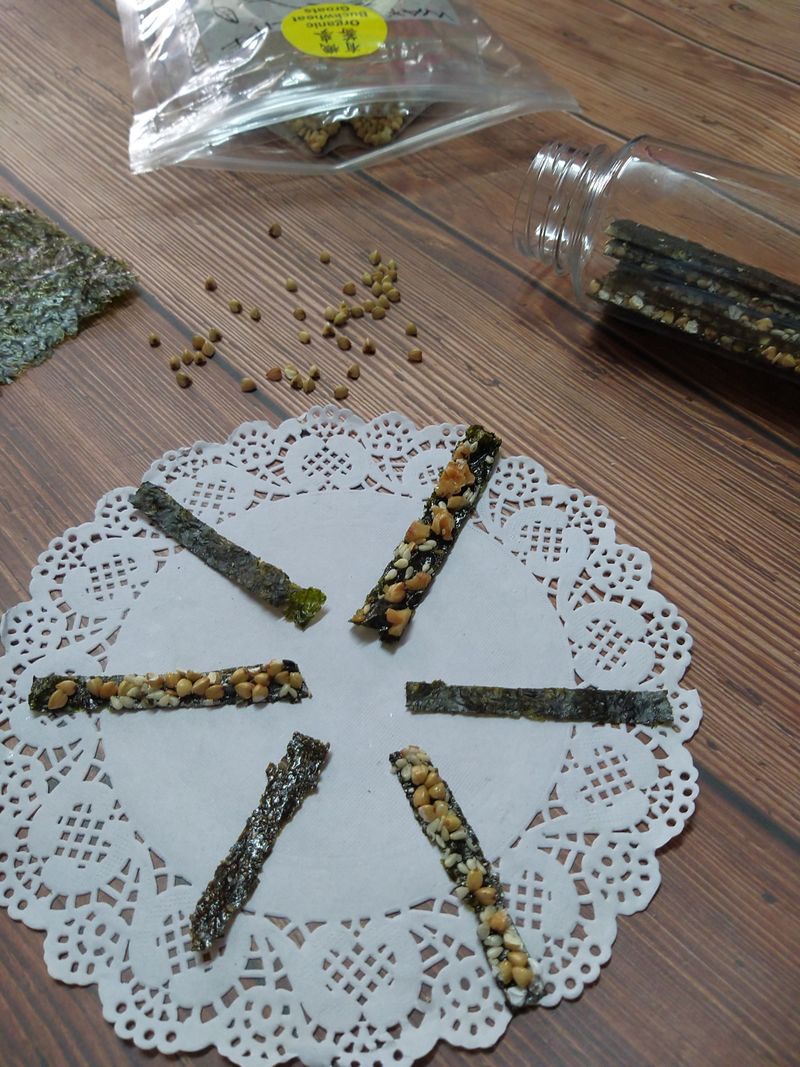 蕎麥芝麻紫菜脆片