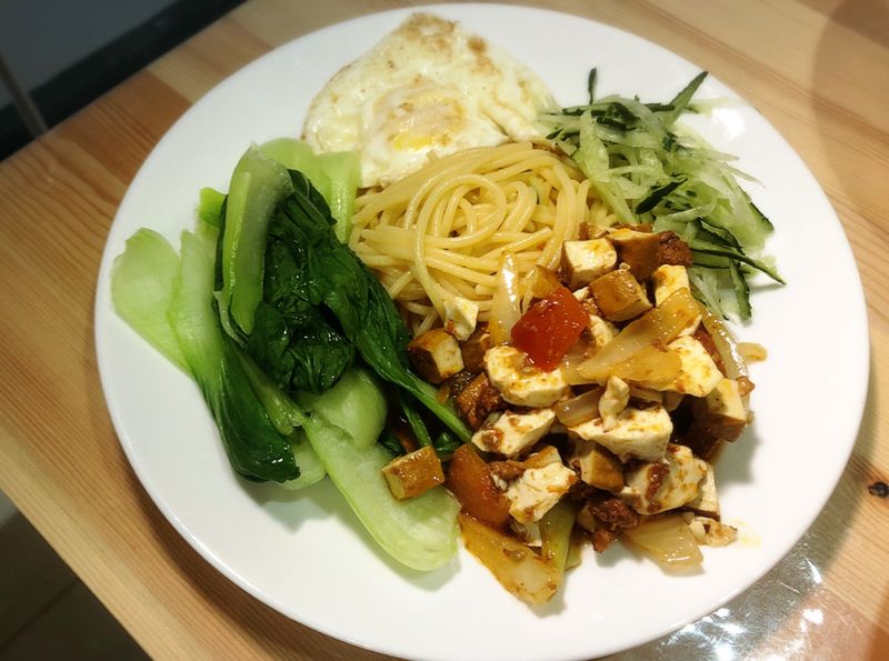 肉醬炸醬麵