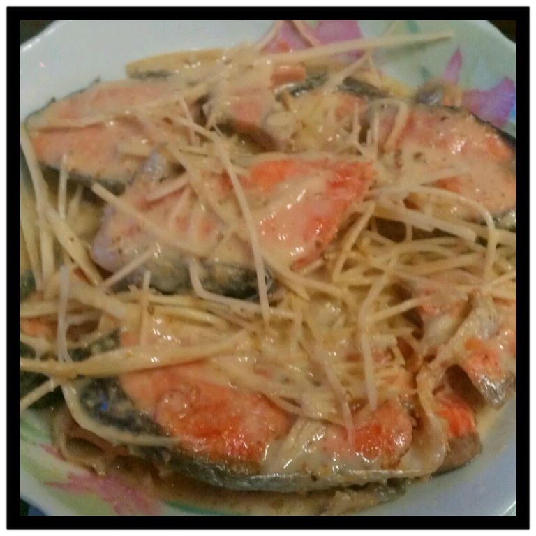日式味噌芝麻醬佐鮭魚