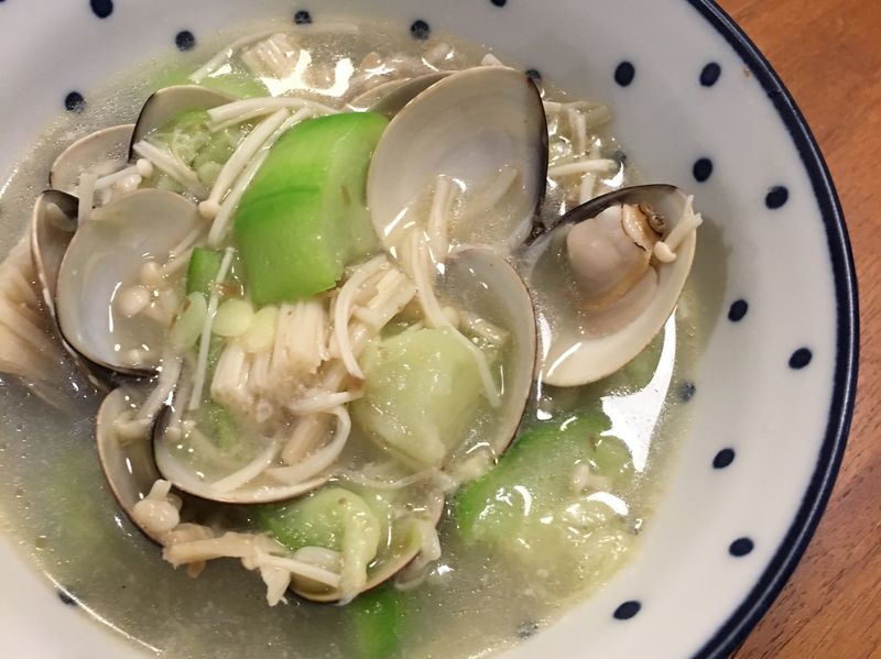 鑄鐵鍋無水料理-絲瓜金針蛤蜊