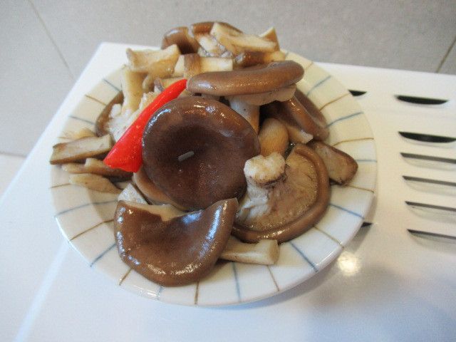 蒜香豬肚菌