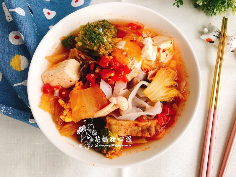 韓式泡菜雞絲河粉鍋(15分鐘低卡料理)